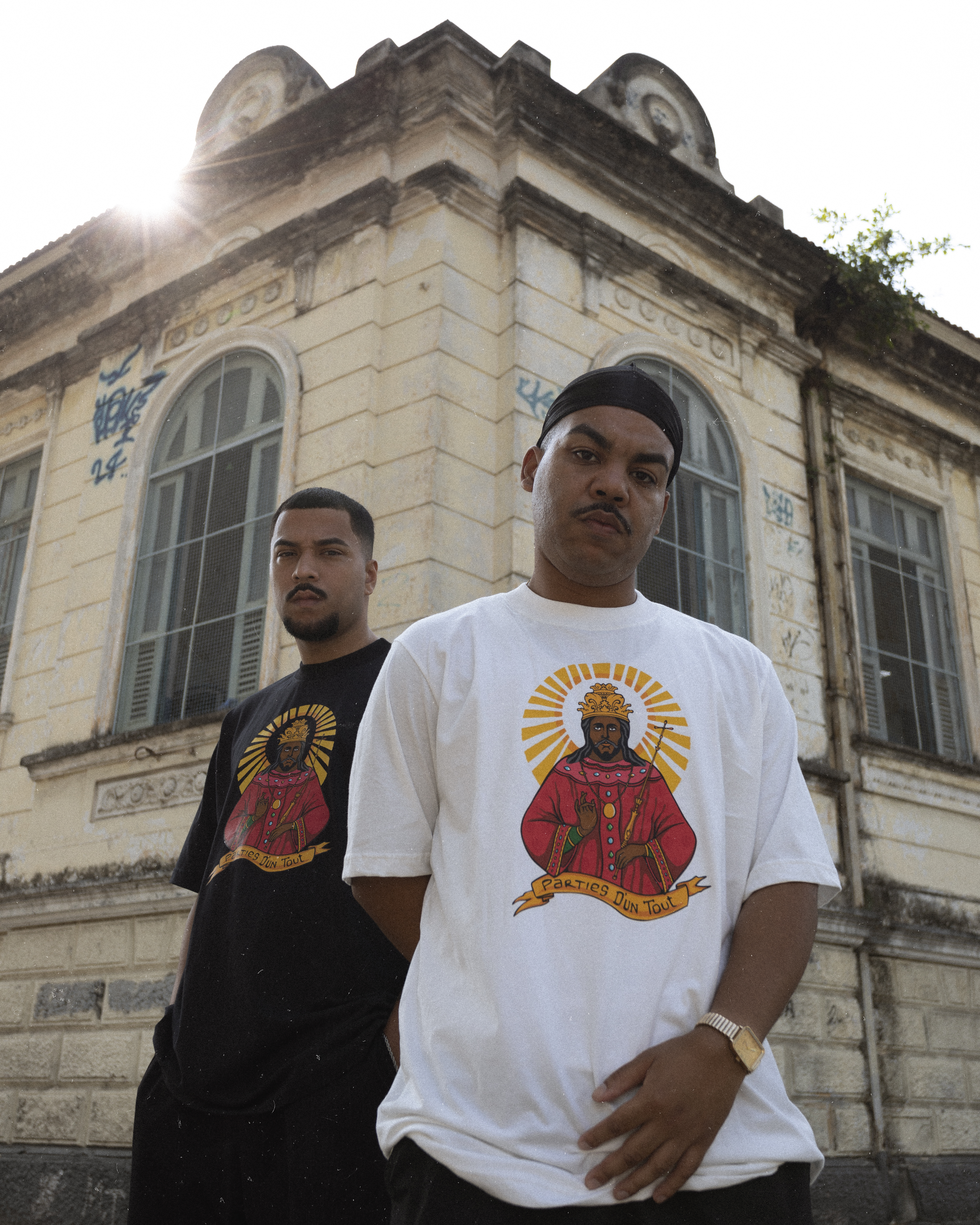 Parties D'un Tout – dupla com brasão
