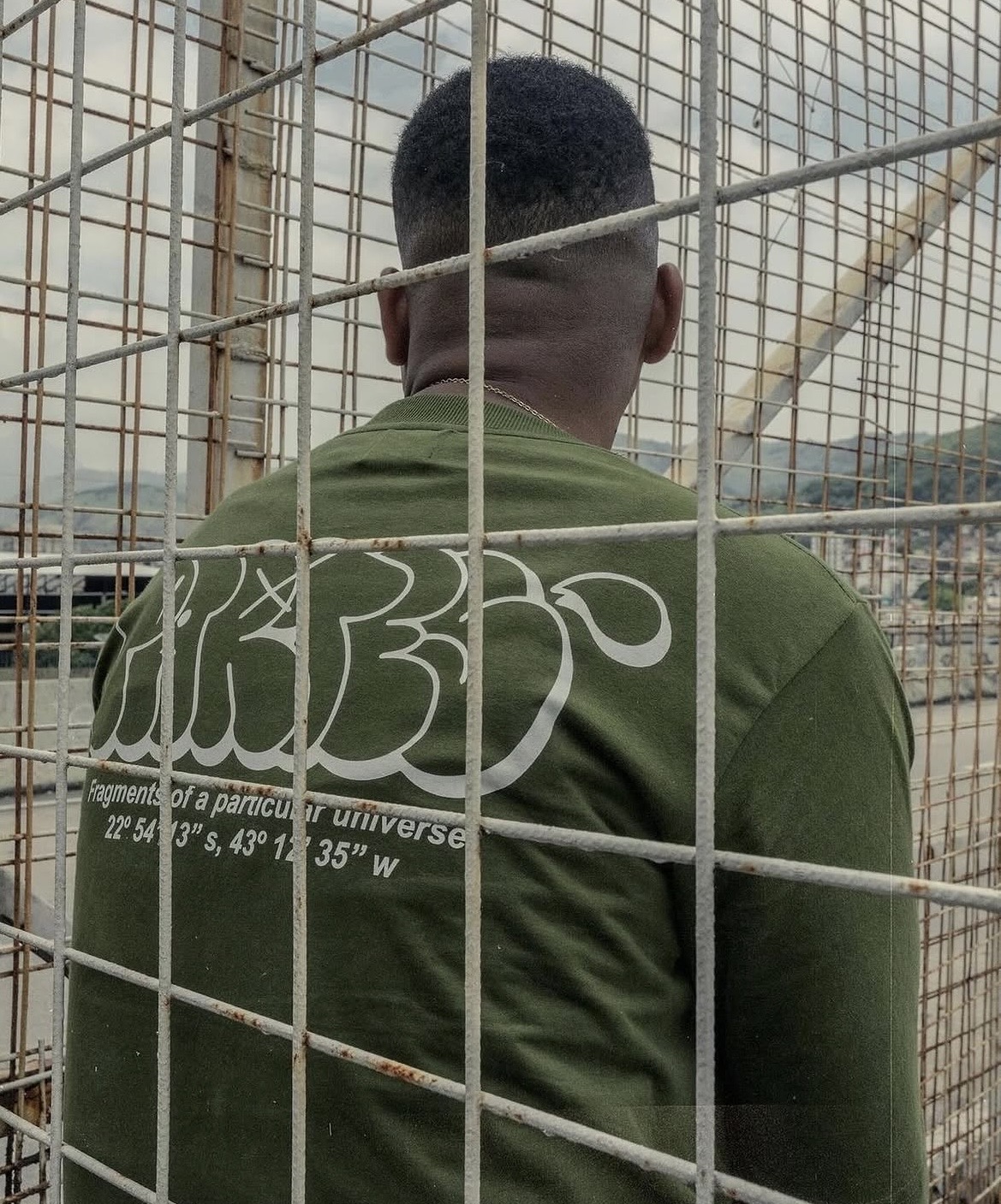Hoodie Parties – verde cage